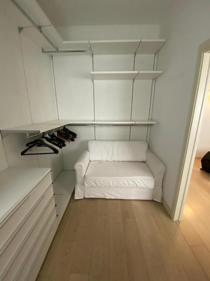 Lovely Apartment In The New Porta Nuova Area Милано Екстериор снимка