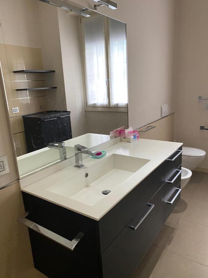 Lovely Apartment In The New Porta Nuova Area Милано Екстериор снимка