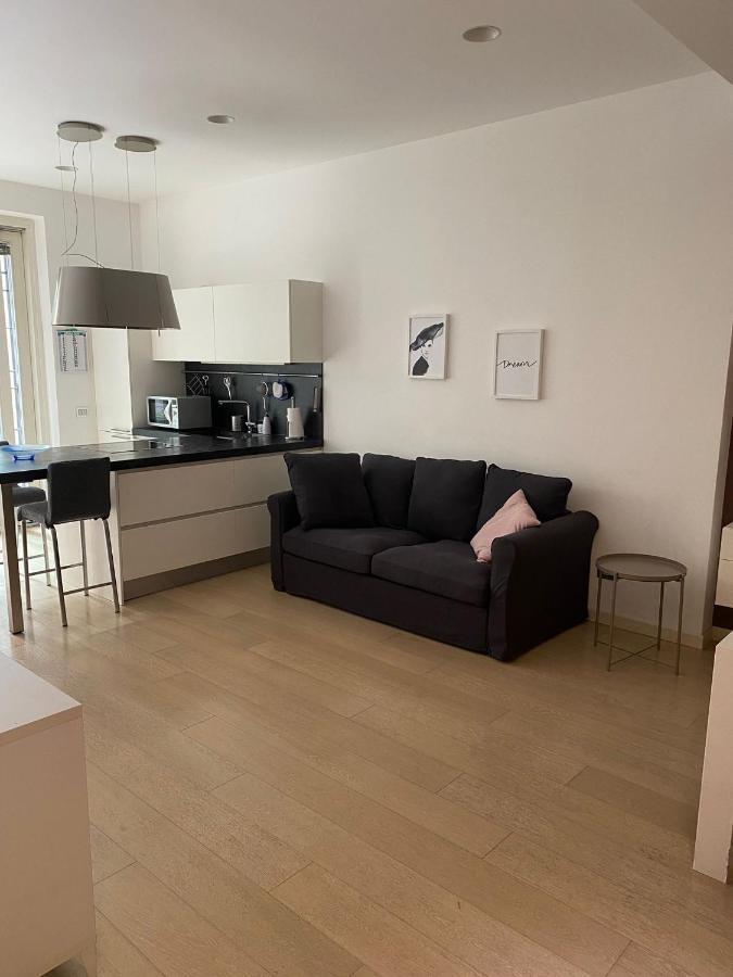 Lovely Apartment In The New Porta Nuova Area Милано Екстериор снимка