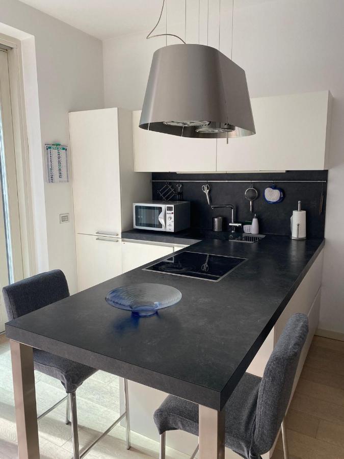 Lovely Apartment In The New Porta Nuova Area Милано Екстериор снимка