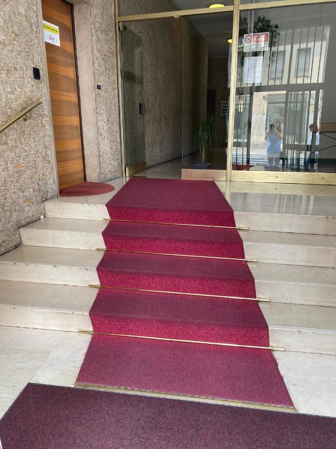Lovely Apartment In The New Porta Nuova Area Милано Екстериор снимка