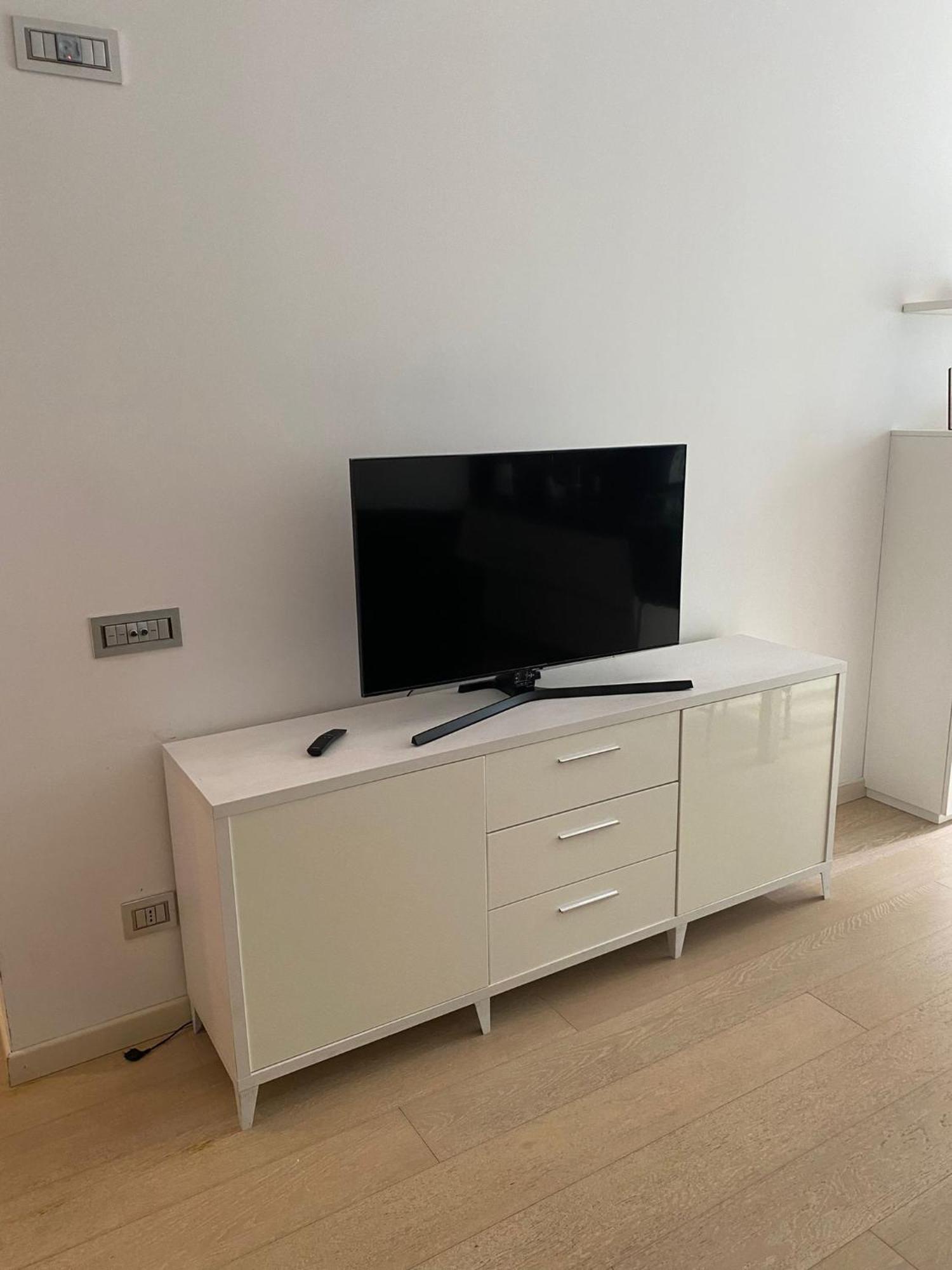Lovely Apartment In The New Porta Nuova Area Милано Екстериор снимка