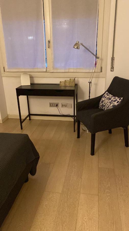 Lovely Apartment In The New Porta Nuova Area Милано Екстериор снимка