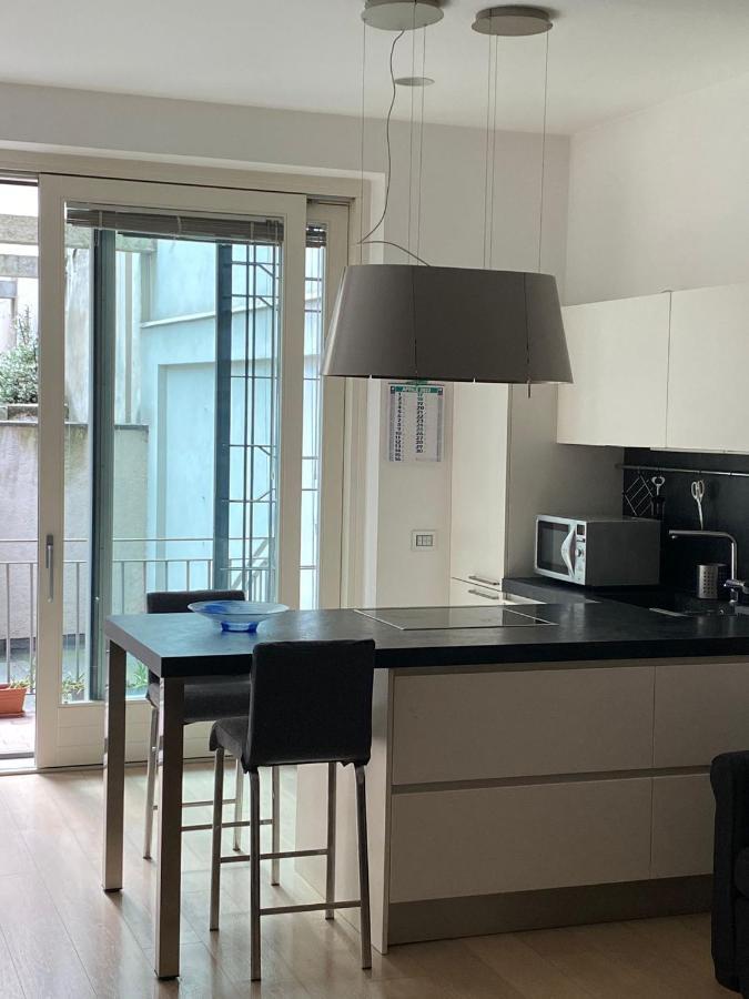 Lovely Apartment In The New Porta Nuova Area Милано Екстериор снимка
